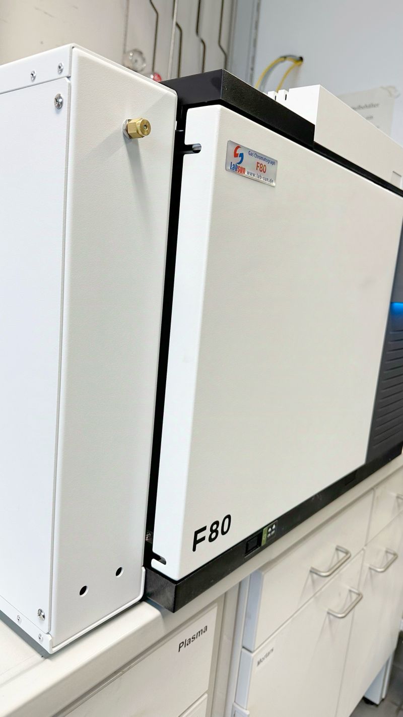 Labsun F80 Gaschromatograph nach der Installation an der TU Darmstadt