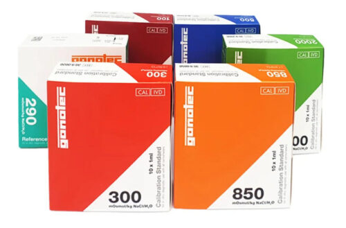 gonotec-standards-range-including-2000 GONOTEC Kalibrierstandards – Sortimentsabbildung mit grünem 2000 mOsmol/kg Standard; Artikel 30.9.2000 enthält 10 × 1 ml